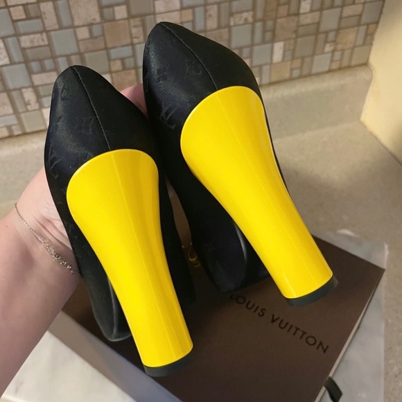 Authentic Louis Vuitton ULTRA RARE Limited Edition Kusama Yellow Polka Dot Heels - Picture 9 of 13